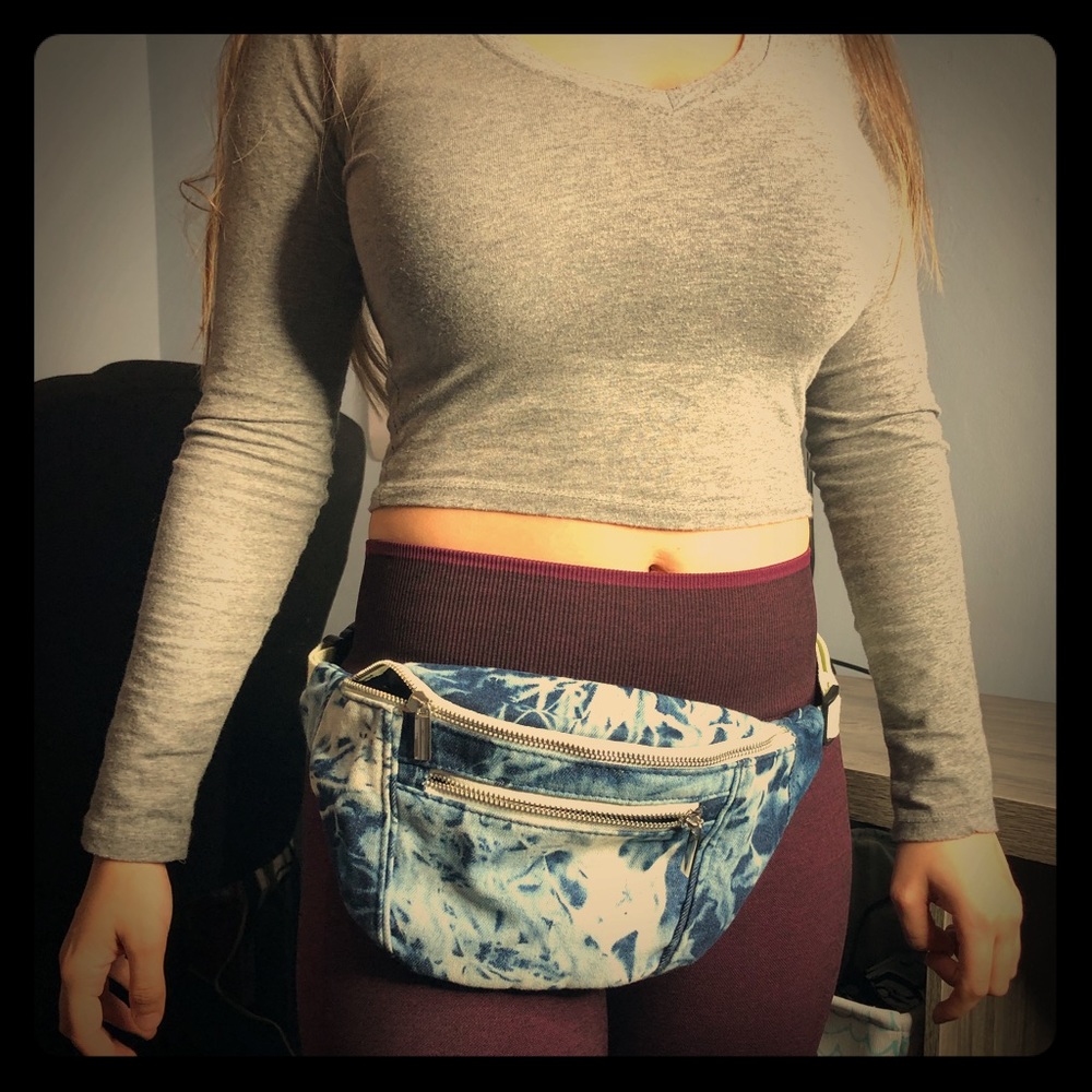 Fanny pack 💛
